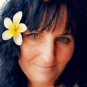 Meet your Posher, Suzanne